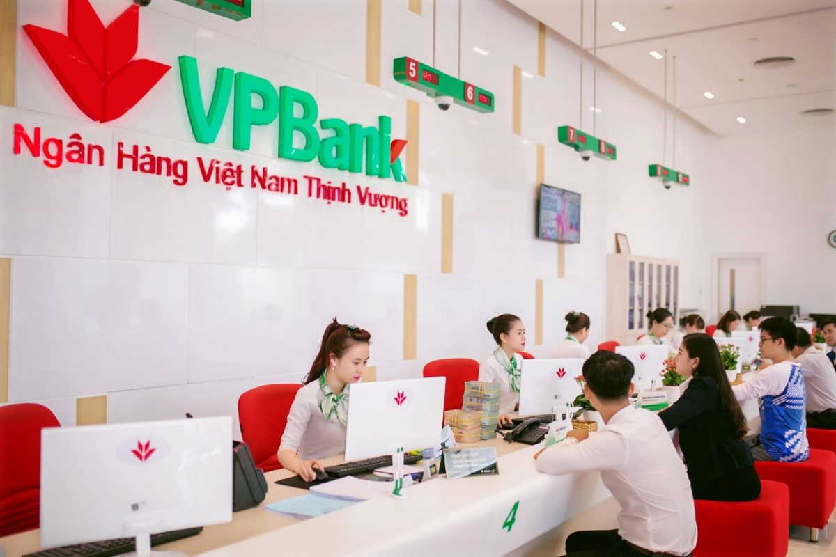 Lãi suất vay tín chấp theo lương mà ngân hàng VPBank  đang áp dụng là từ 6 – 11,2%/ 1 năm